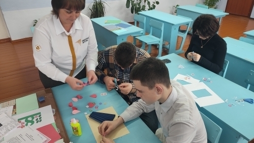 8 марта.